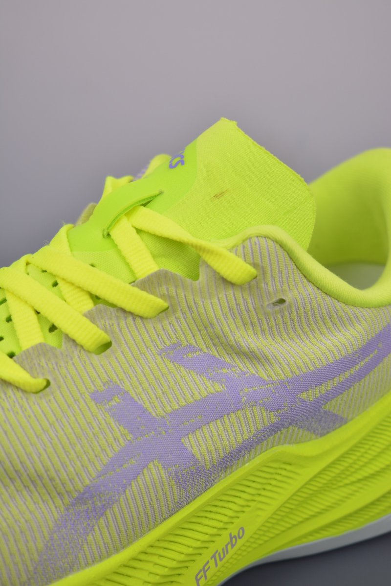 Asics Superblast view