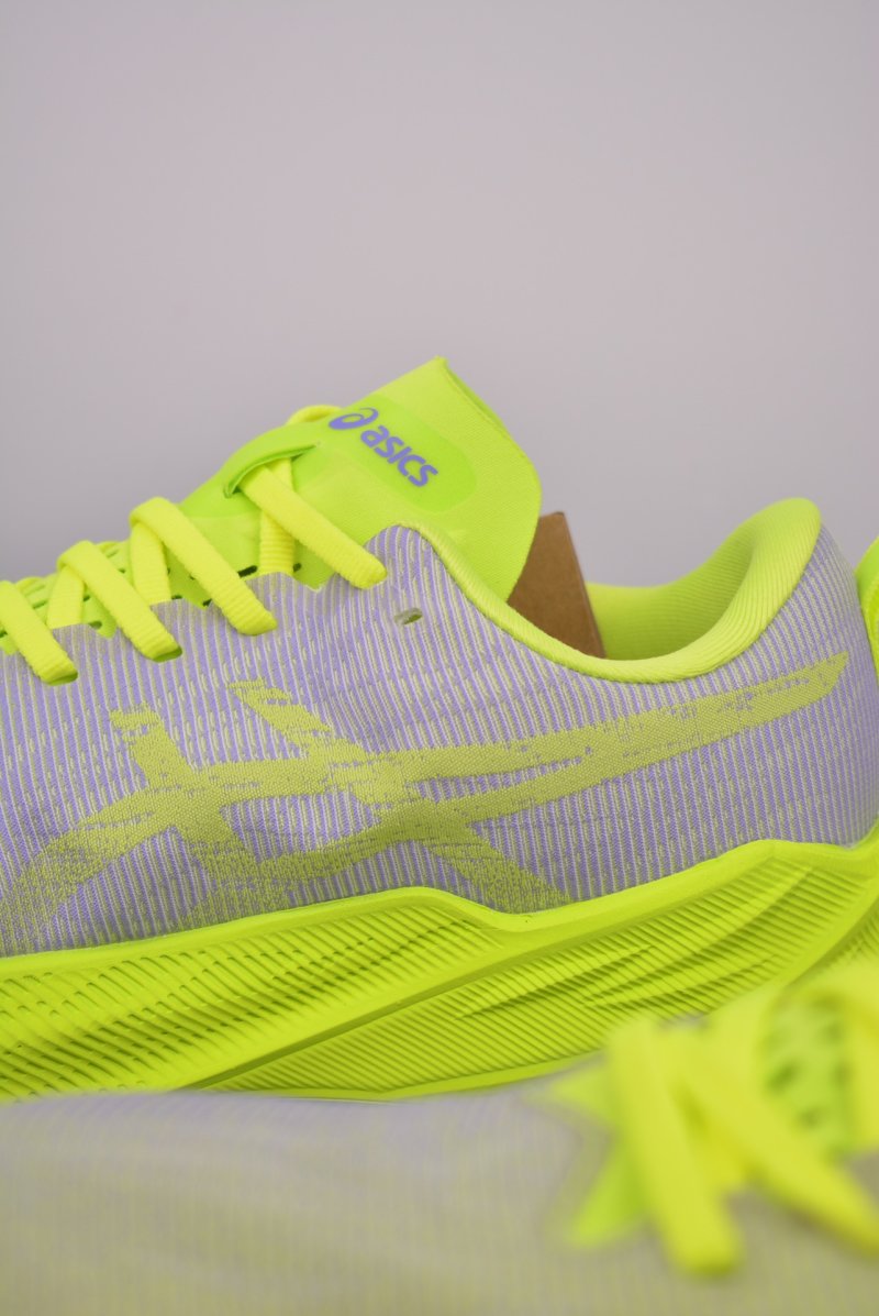 Asics Superblast view