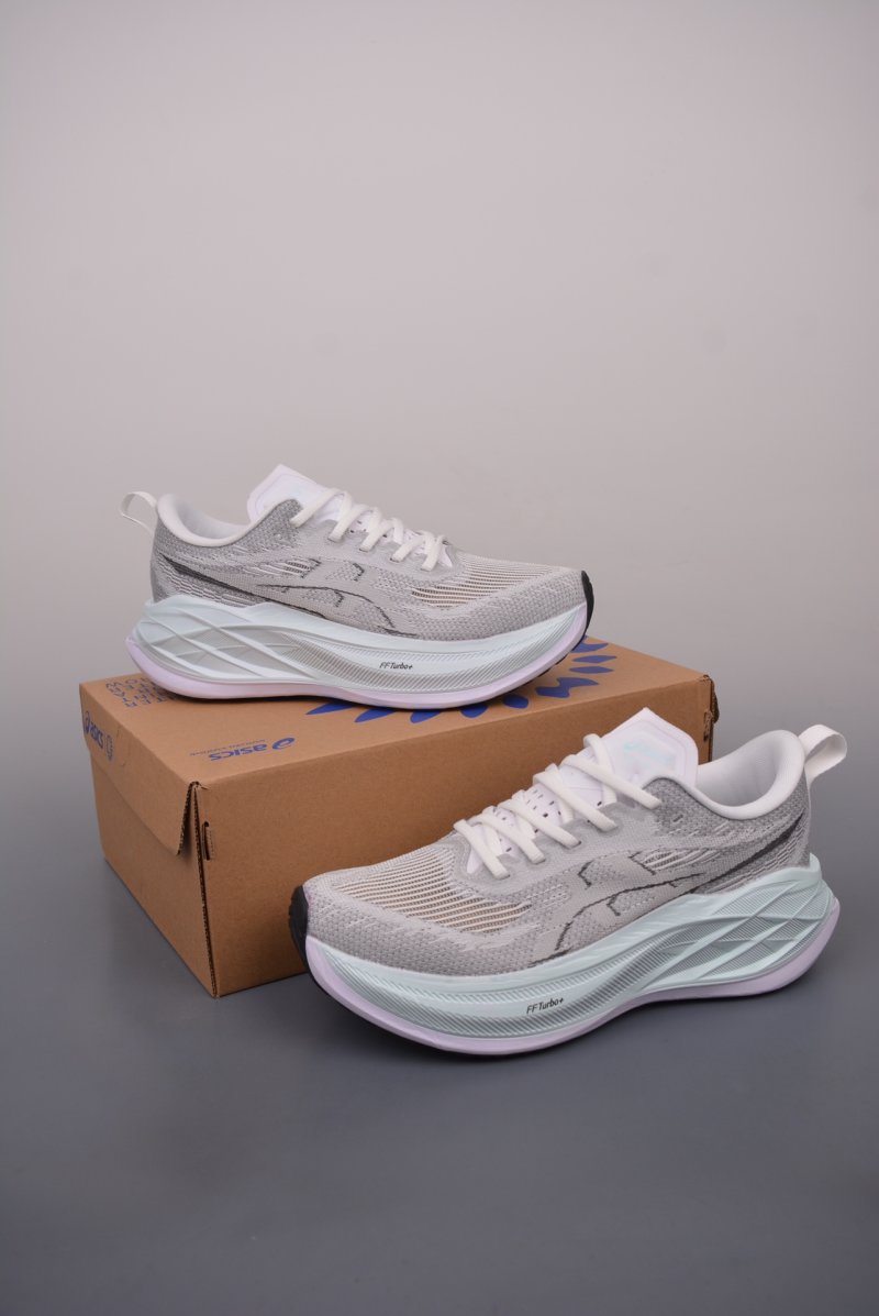 Asics Superblast 2 Paris view