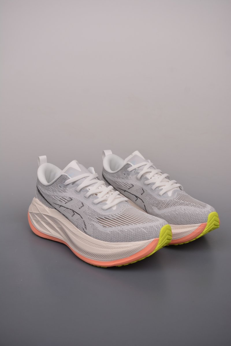 Asics Superblast 2 Paris view