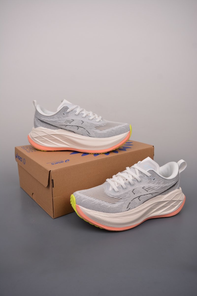 Asics Superblast 2 Paris view
