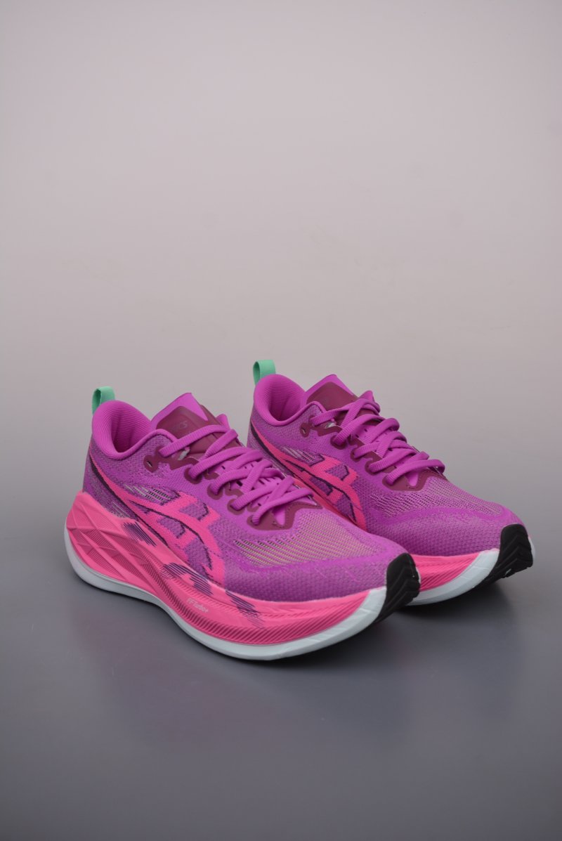 Asics Superblast 2 Paris view