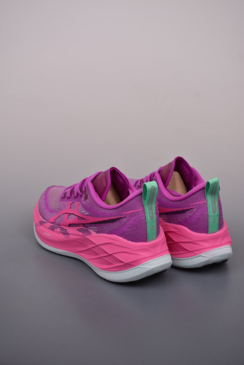 Asics Superblast 2 Paris view
