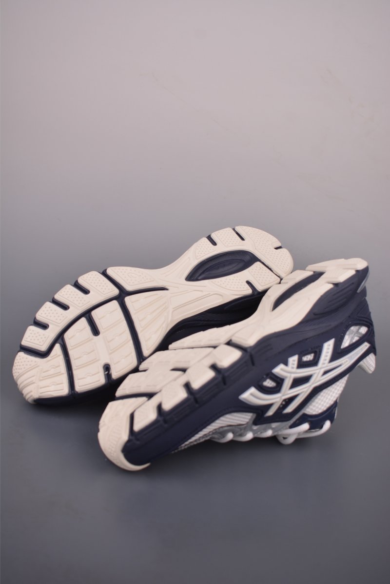Asics Gel-Lyte SAGE view