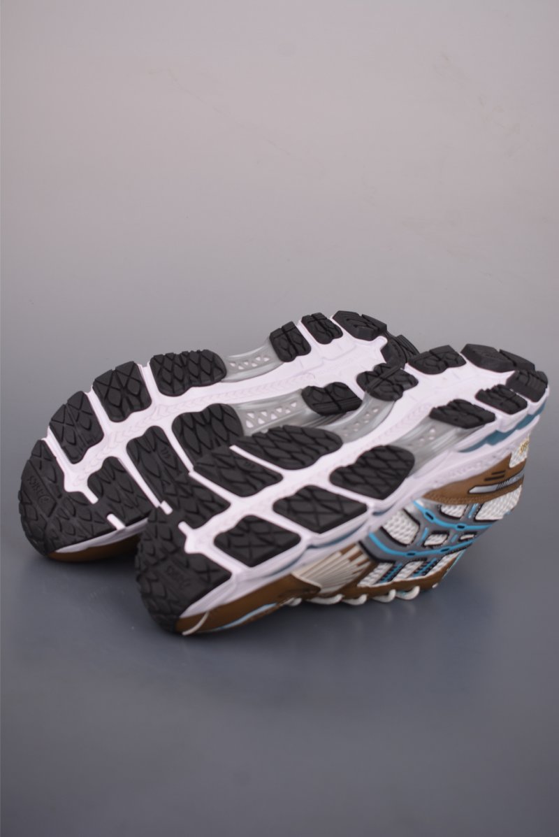Asics Gel-Kayano 12.1 view