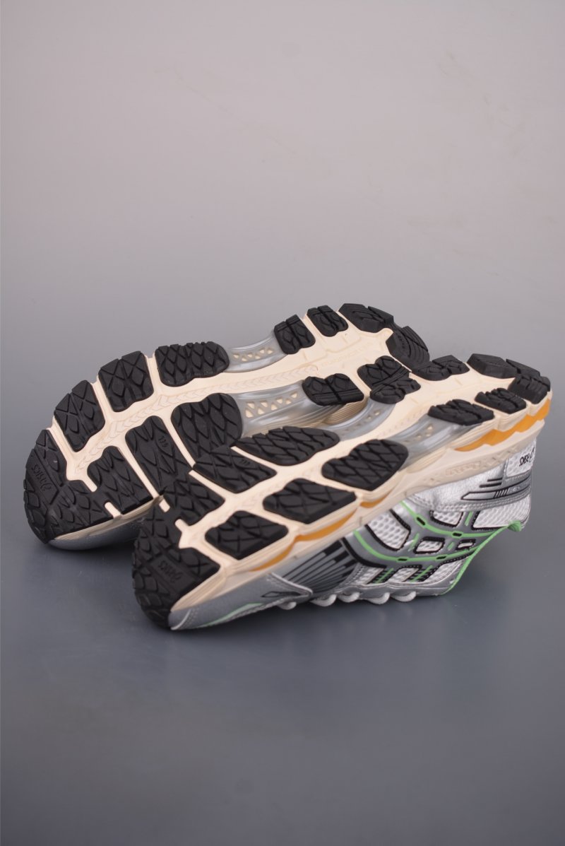 Asics Gel-Kayano 12.1 view