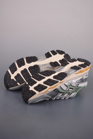 Asics Gel-Kayano 12.1 view 12