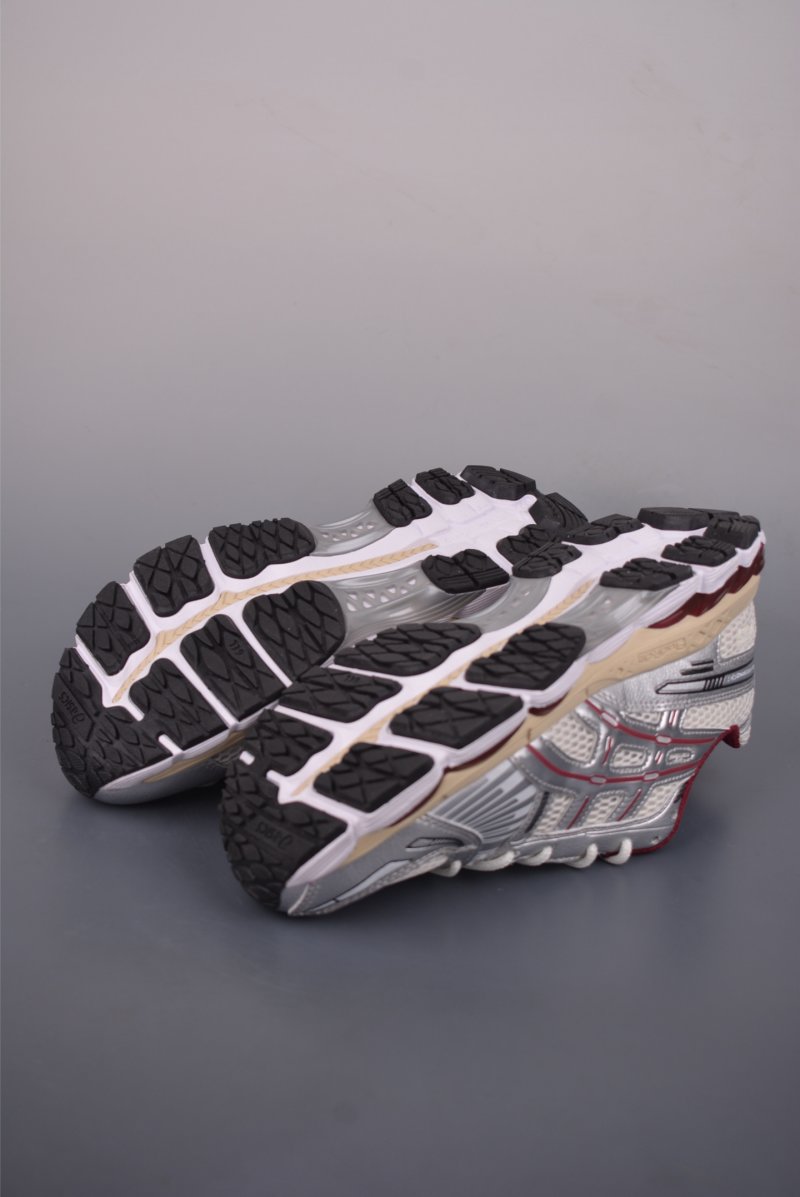 Asics Gel-Kayano 12.1 view