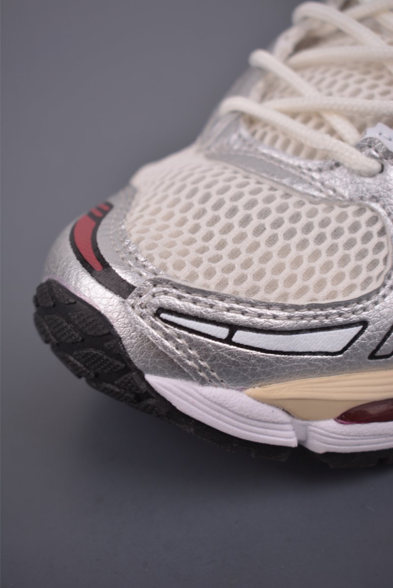 Asics Gel-Kayano 12.1 view