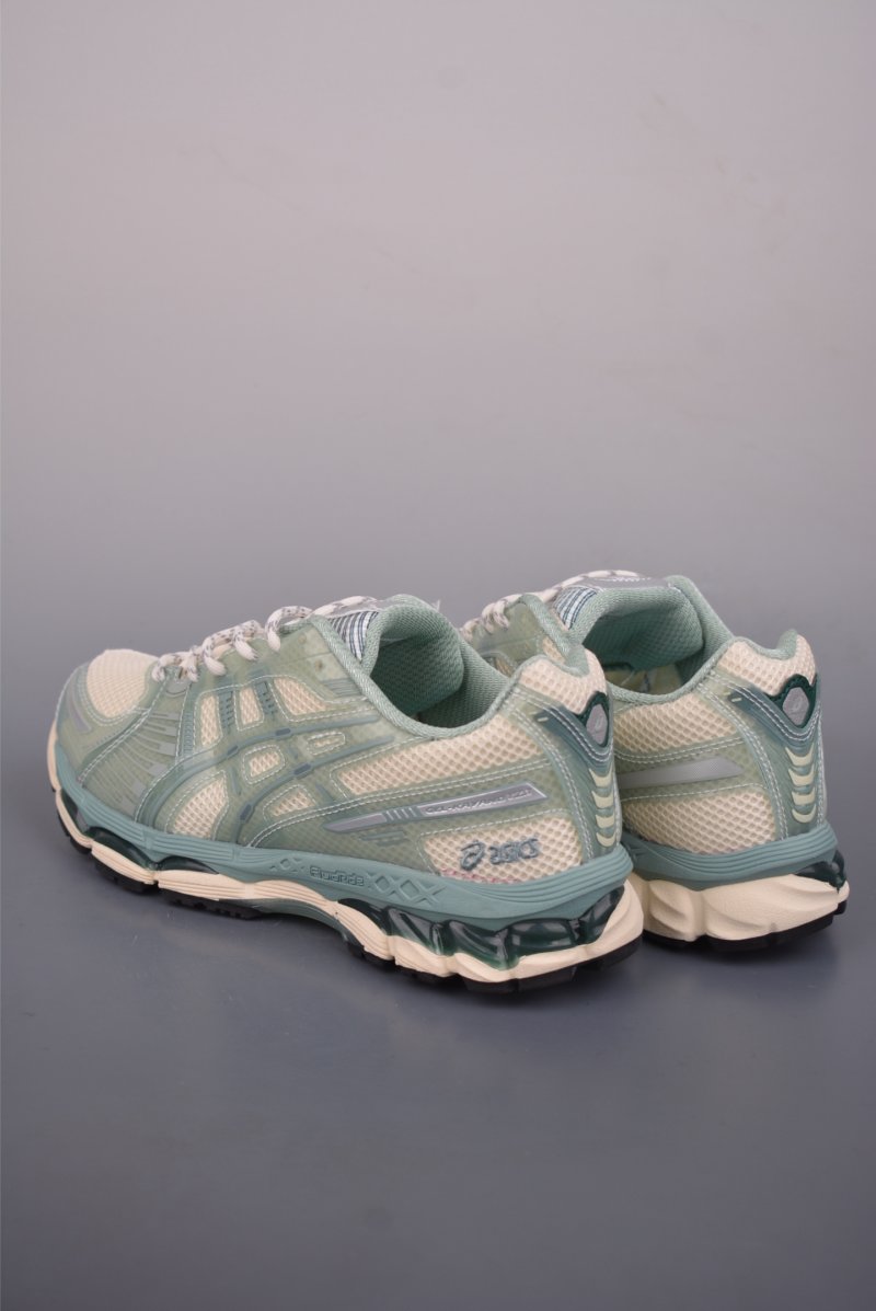 Asics Gel-Kayano 12.1 view