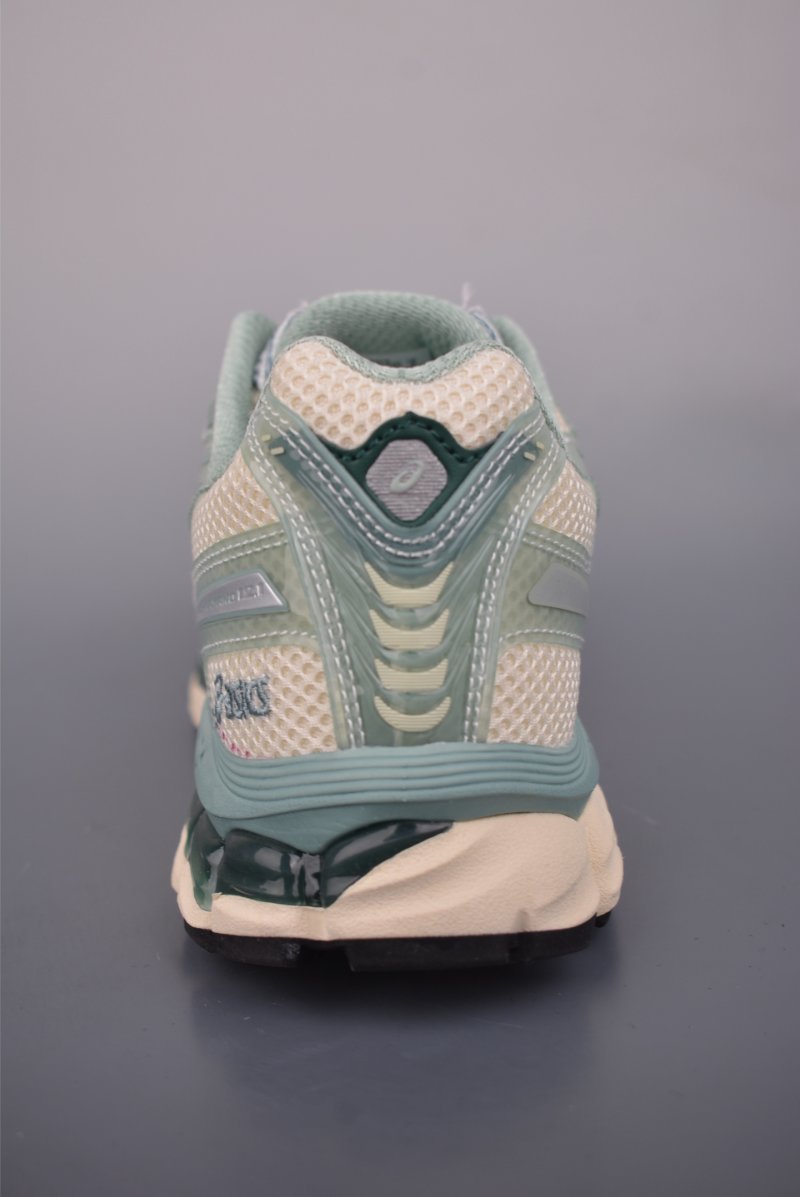 Asics Gel-Kayano 12.1 view