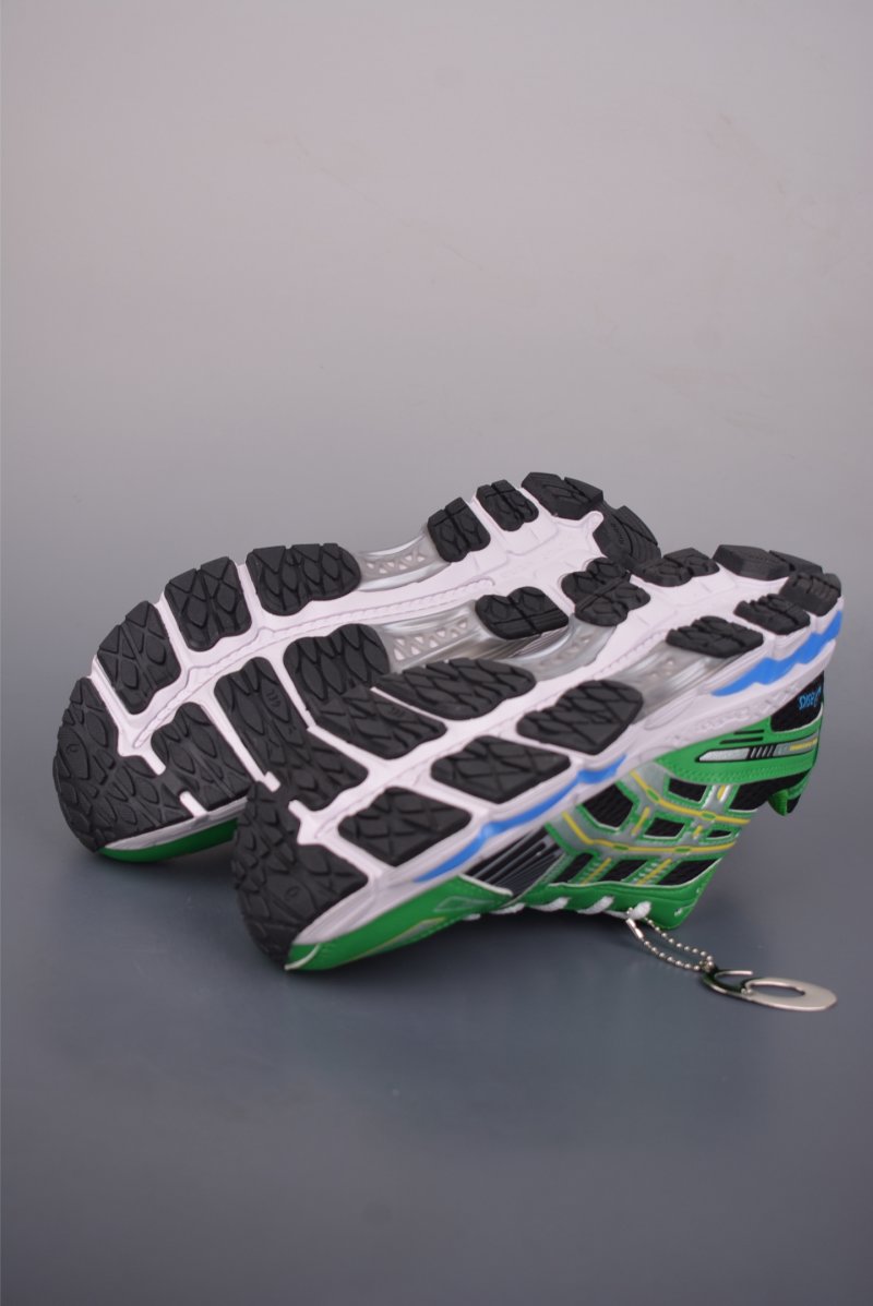 Asics Gel-Kayano 12.1 view