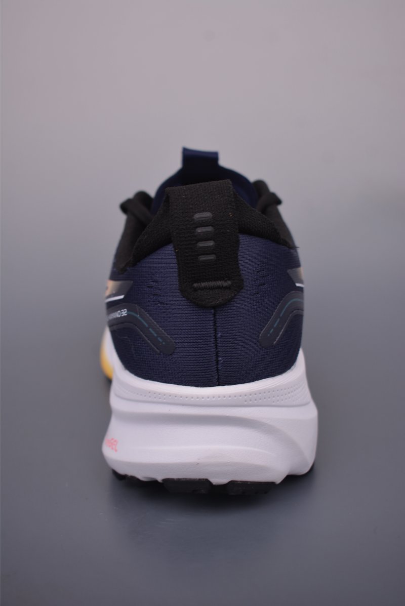 Asics Gel-Kayano 32 view