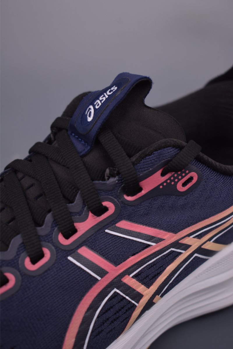 Asics Gel-Kayano 32 view