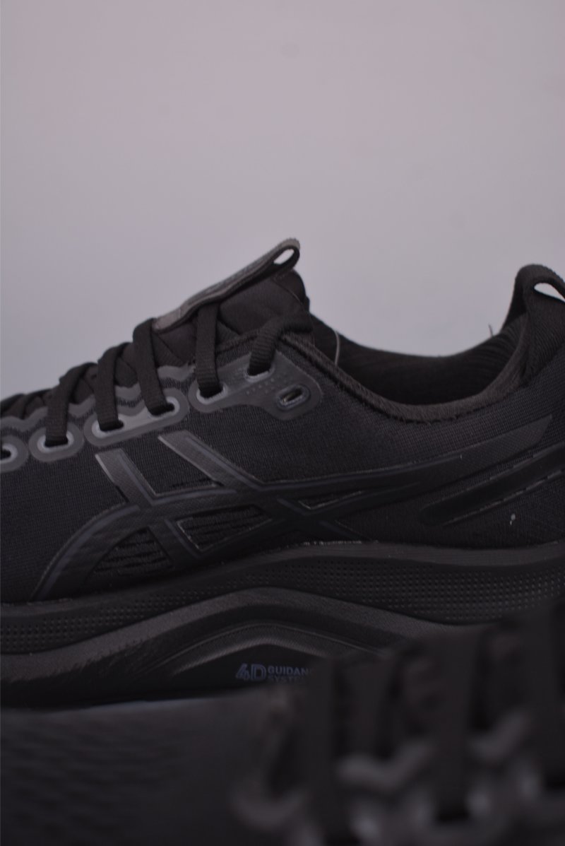 Asics Gel-Kayano 32 view