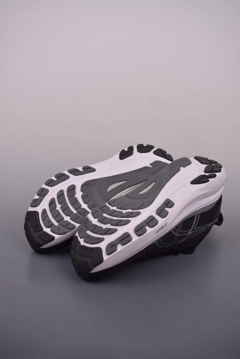Asics Gel-Kayano 31 view