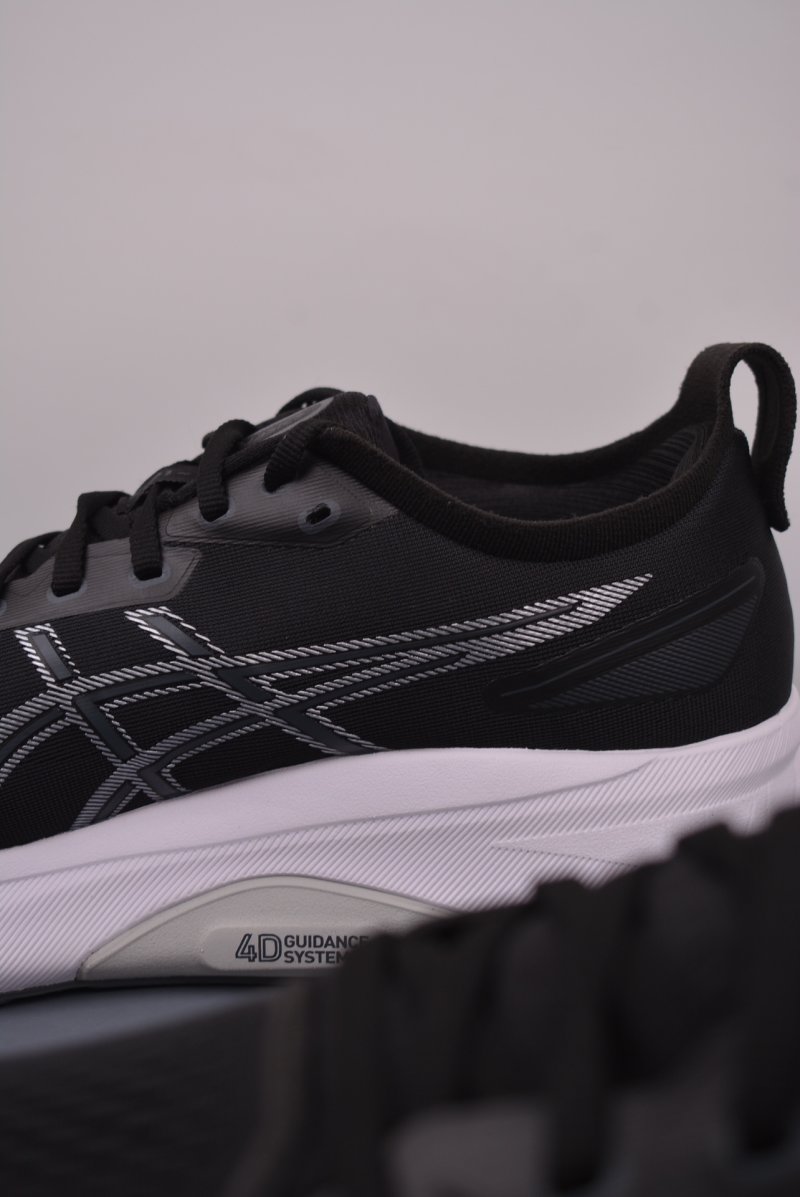 Asics Gel-Kayano 31 view