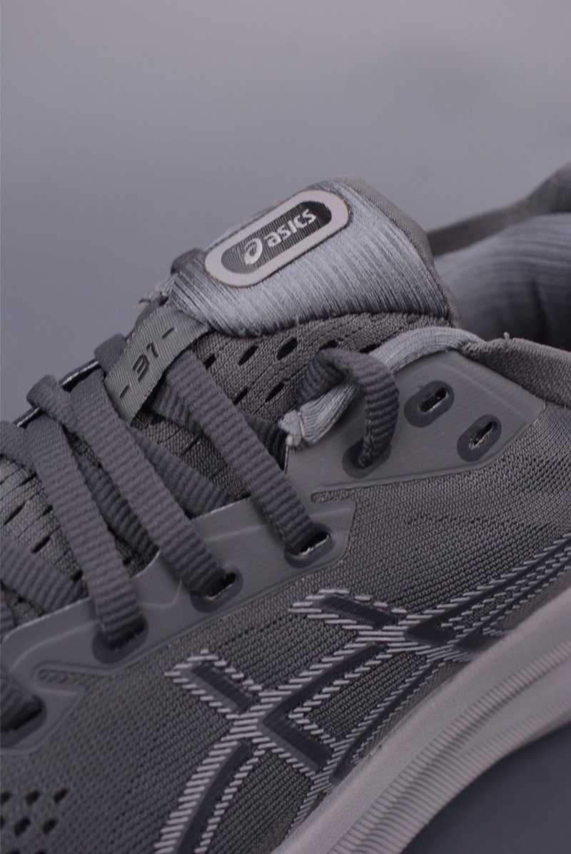Asics Gel-Kayano 31 view