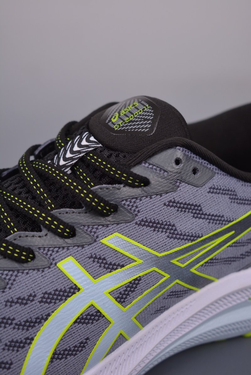 Asics GT-2000 11 view