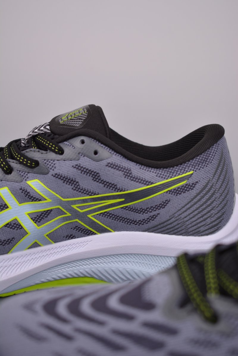 Asics GT-2000 11 view