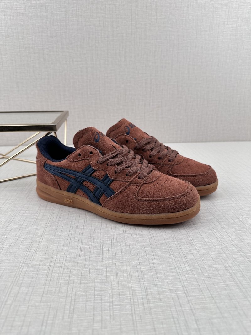HAY x Asics Skyhand OG view