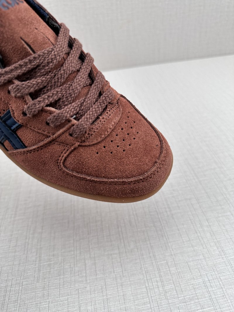 HAY x Asics Skyhand OG view