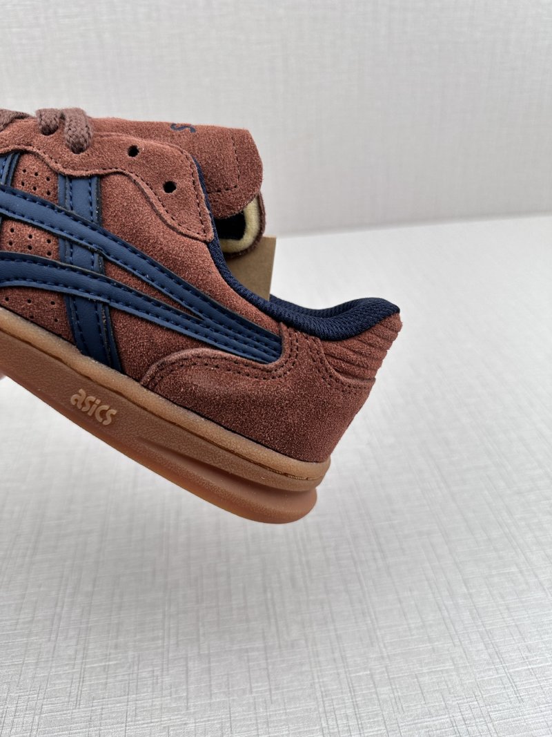 HAY x Asics Skyhand OG view