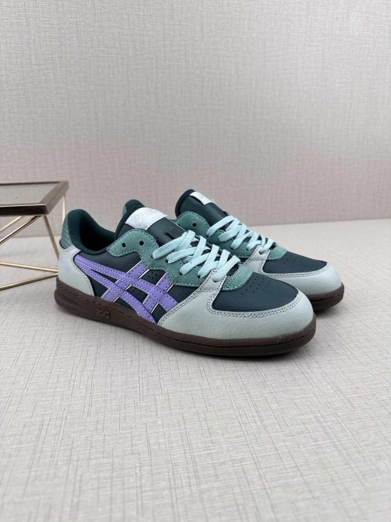 HAY x Asics Skyhand OG view