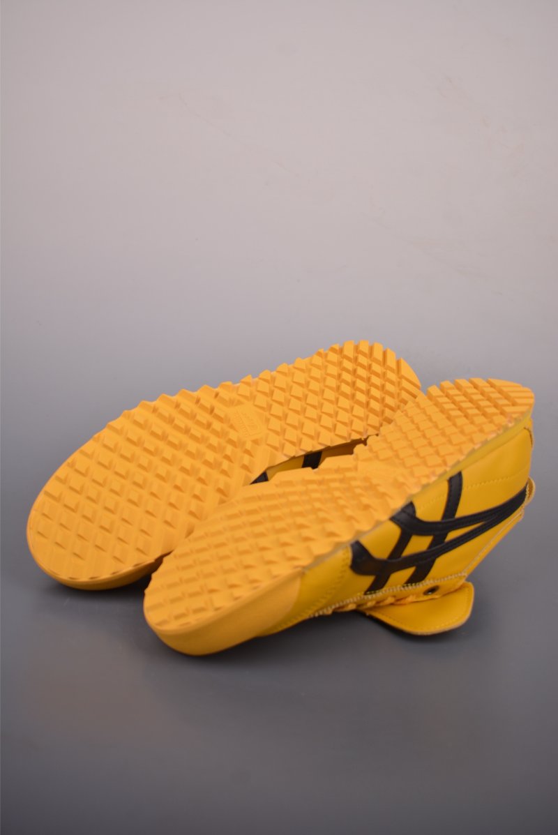 Asics Mexico 66 Golf view