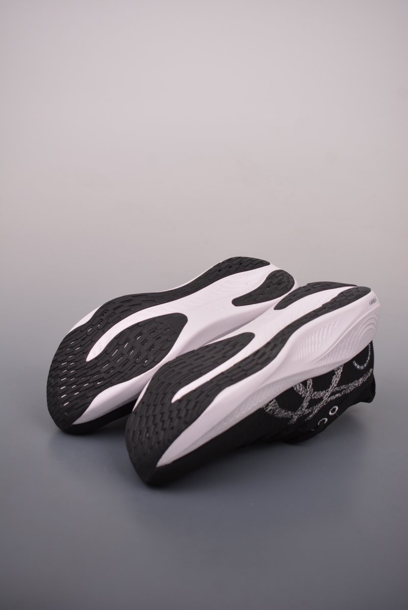 Asics Nimbus Mirai Paris view