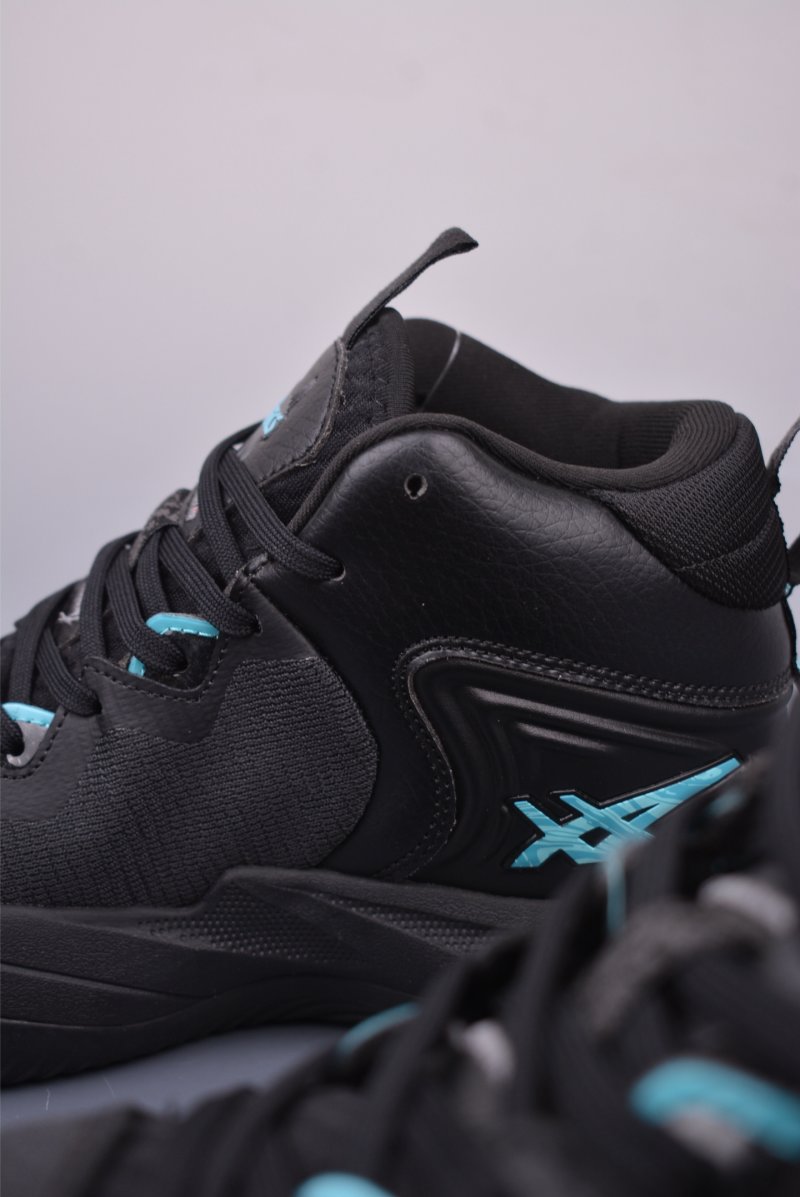 Asics Nova Surge 3 Paris view