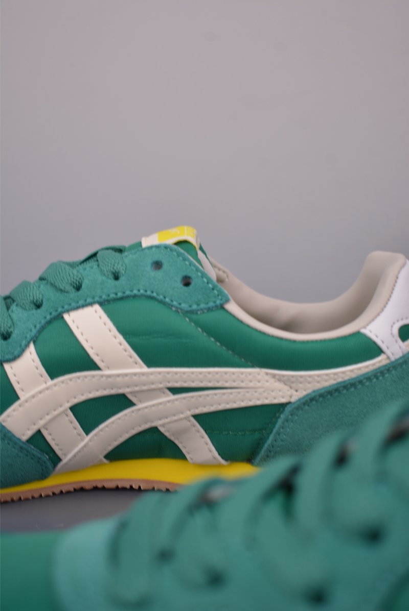 Asics Onitsuka Tiger Serrano view