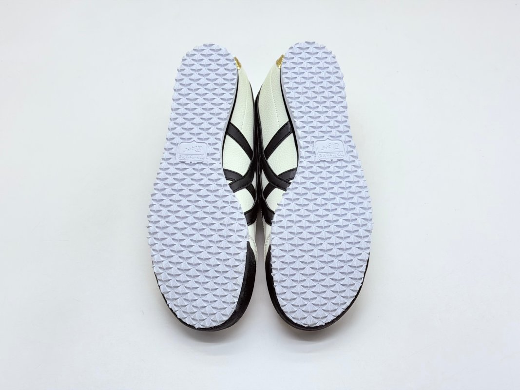 Asics Onitsuka Tiger Mexico 66 'Black / White / Gold' view