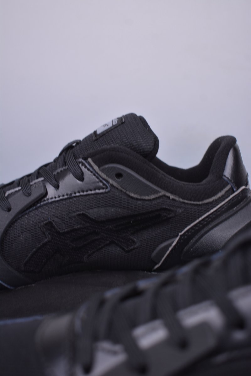 Asics Onitsuka Tiger MOAGE CO Low view