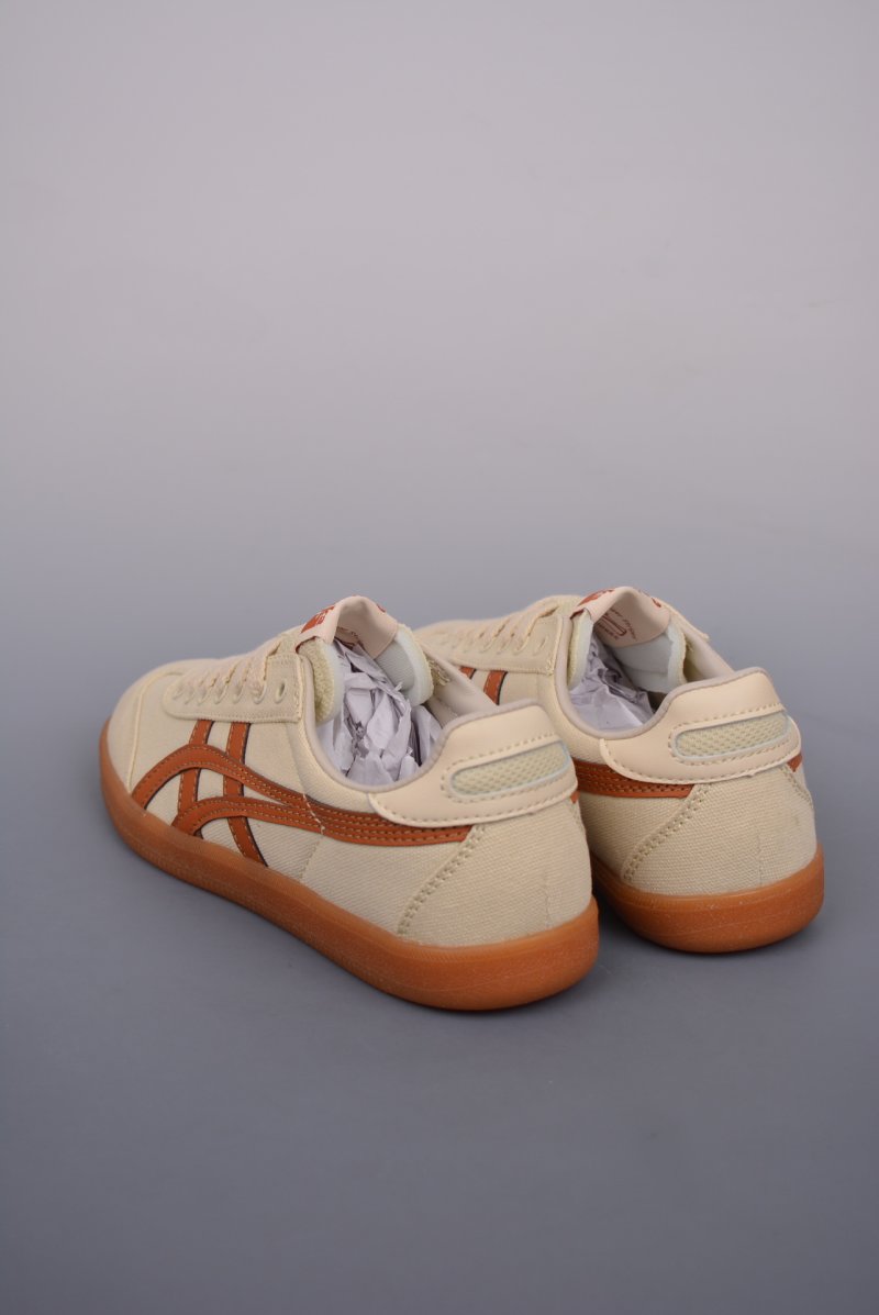 Asics Onitsuka Tiger Tokuten view