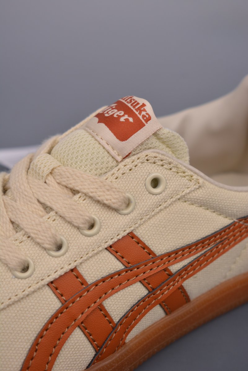 Asics Onitsuka Tiger Tokuten view
