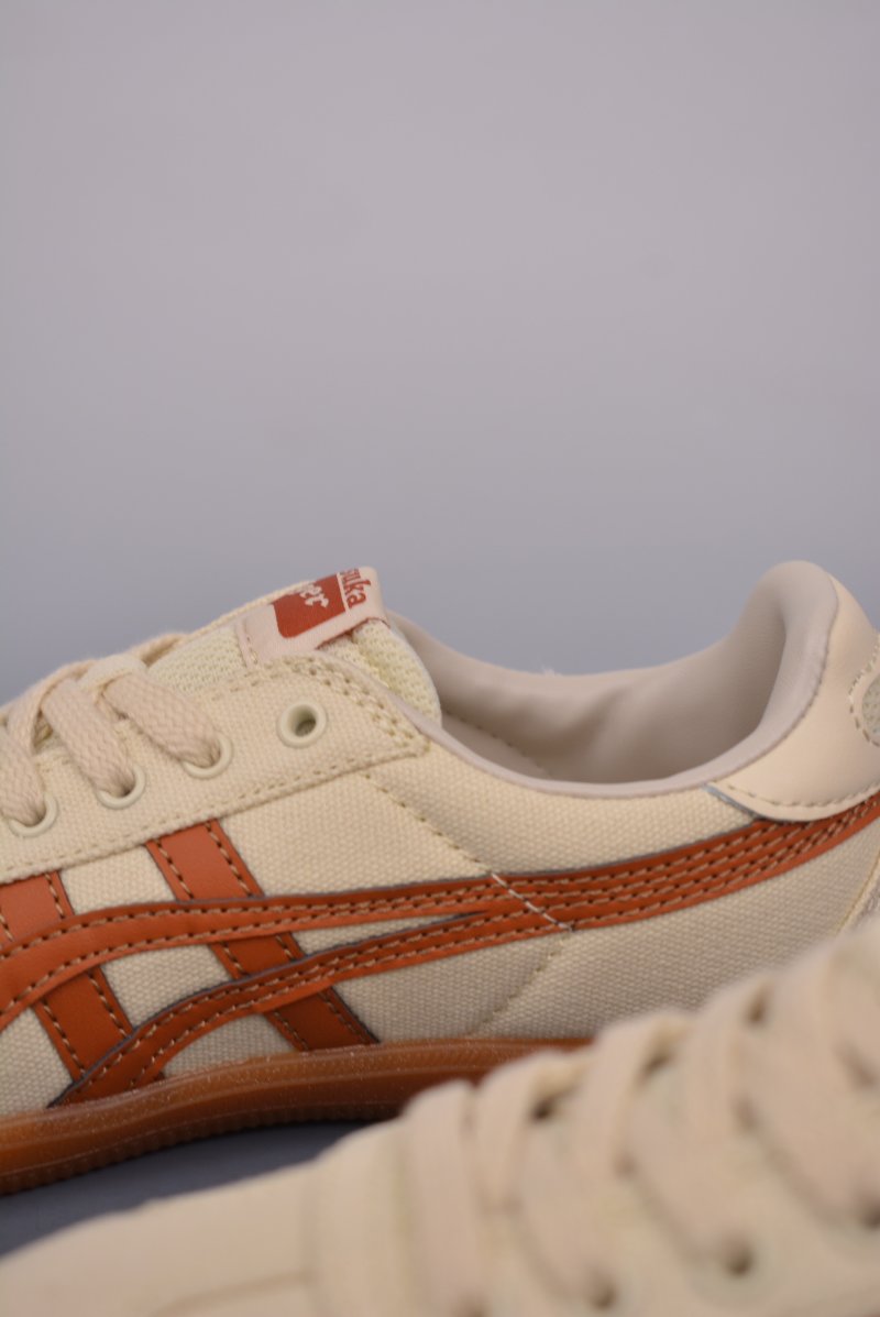 Asics Onitsuka Tiger Tokuten view