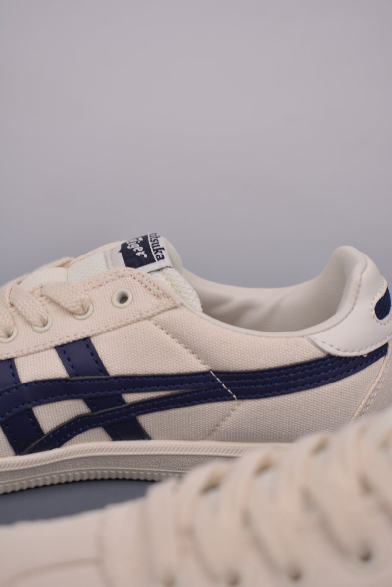 Asics Onitsuka Tiger Tokuten view