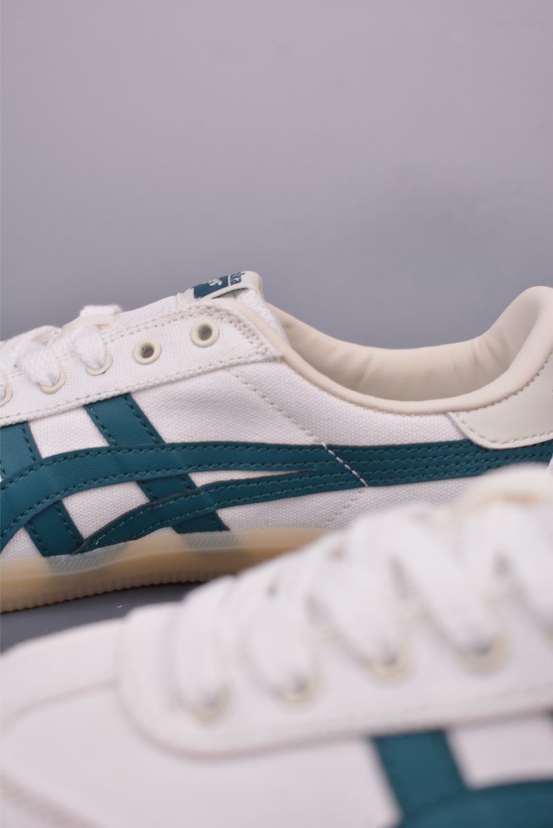 Asics Onitsuka Tiger Tokuten view
