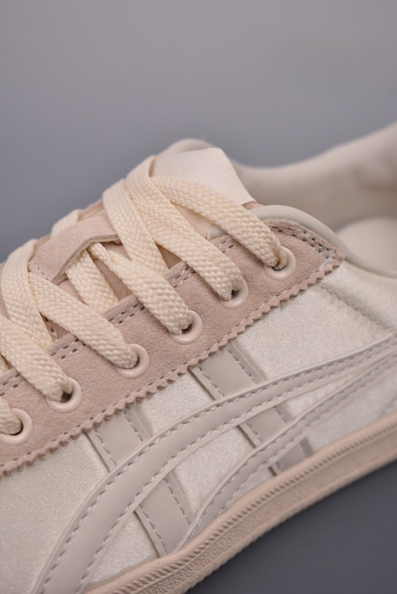 Asics Onitsuka Tiger Tokuten view