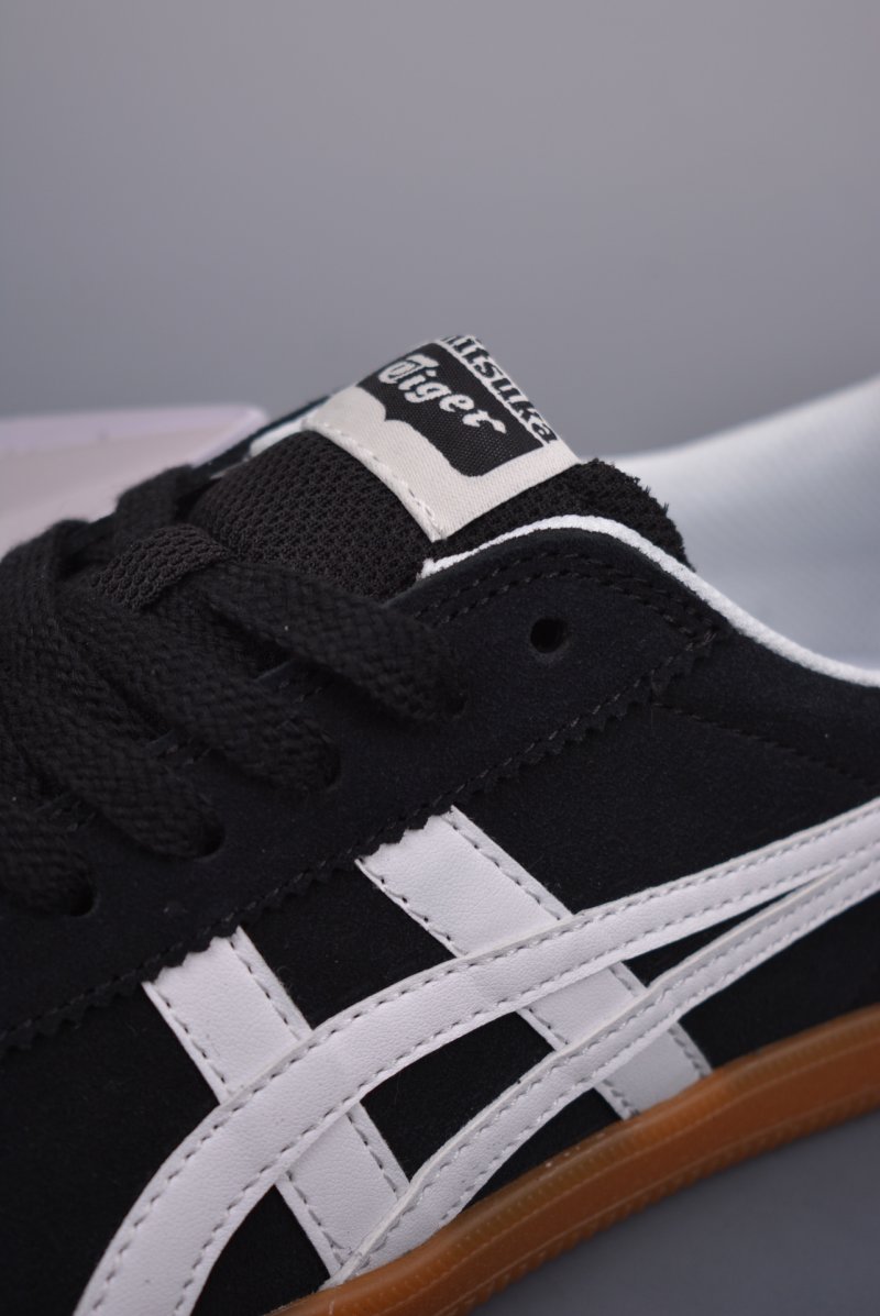 Asics Onitsuka Tiger Tokuten view