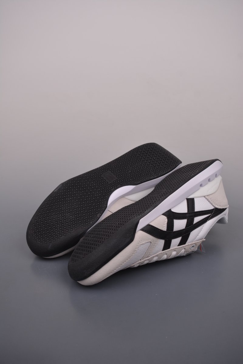 Asics Onitsuka Tiger Ultimate 81 EX view