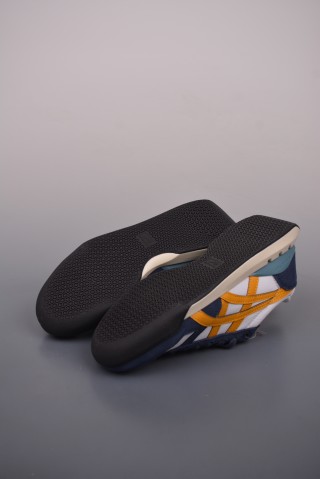 Asics Onitsuka Tiger Ultimate 81 EX view 3
