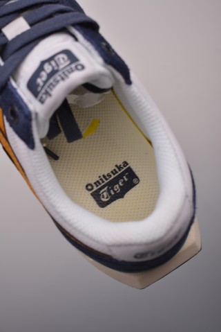 Asics Onitsuka Tiger Ultimate 81 EX view 9