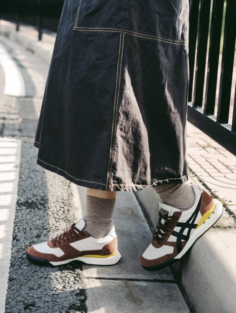 Asics Onitsuka Tiger Ultimate 81 EX view