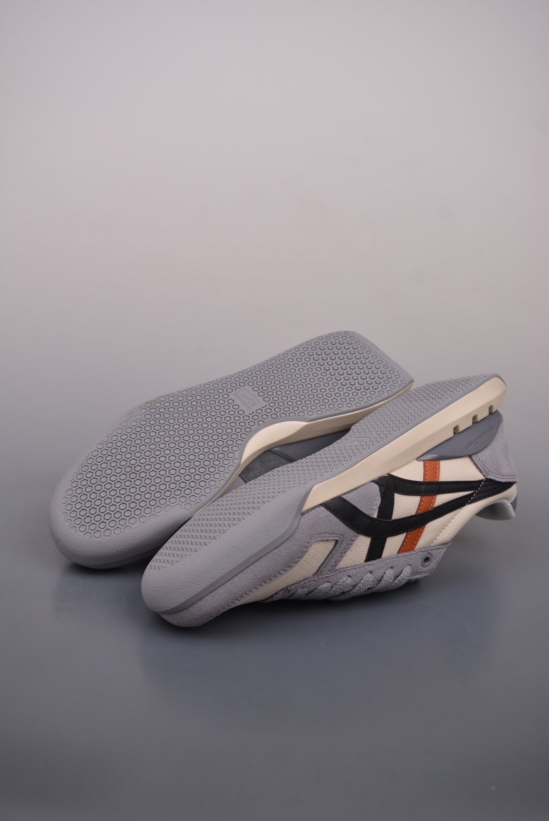 Asics Onitsuka Tiger Ultimate 81 EX view