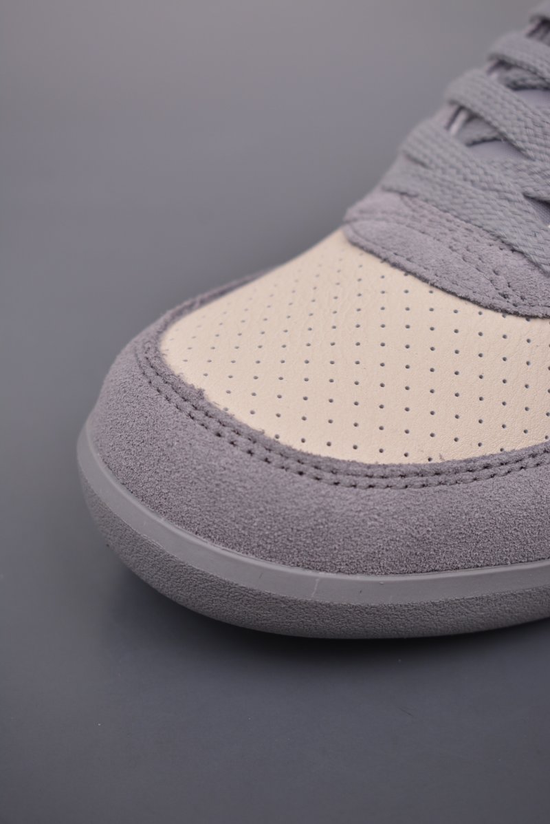 Asics Onitsuka Tiger Ultimate 81 EX view