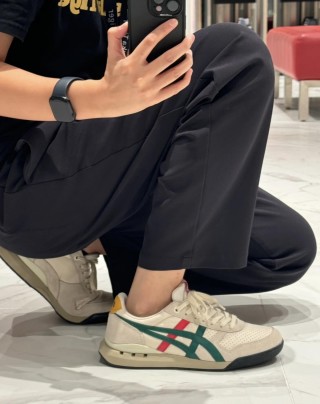 Asics Onitsuka Tiger Ultimate 81 EX view 3