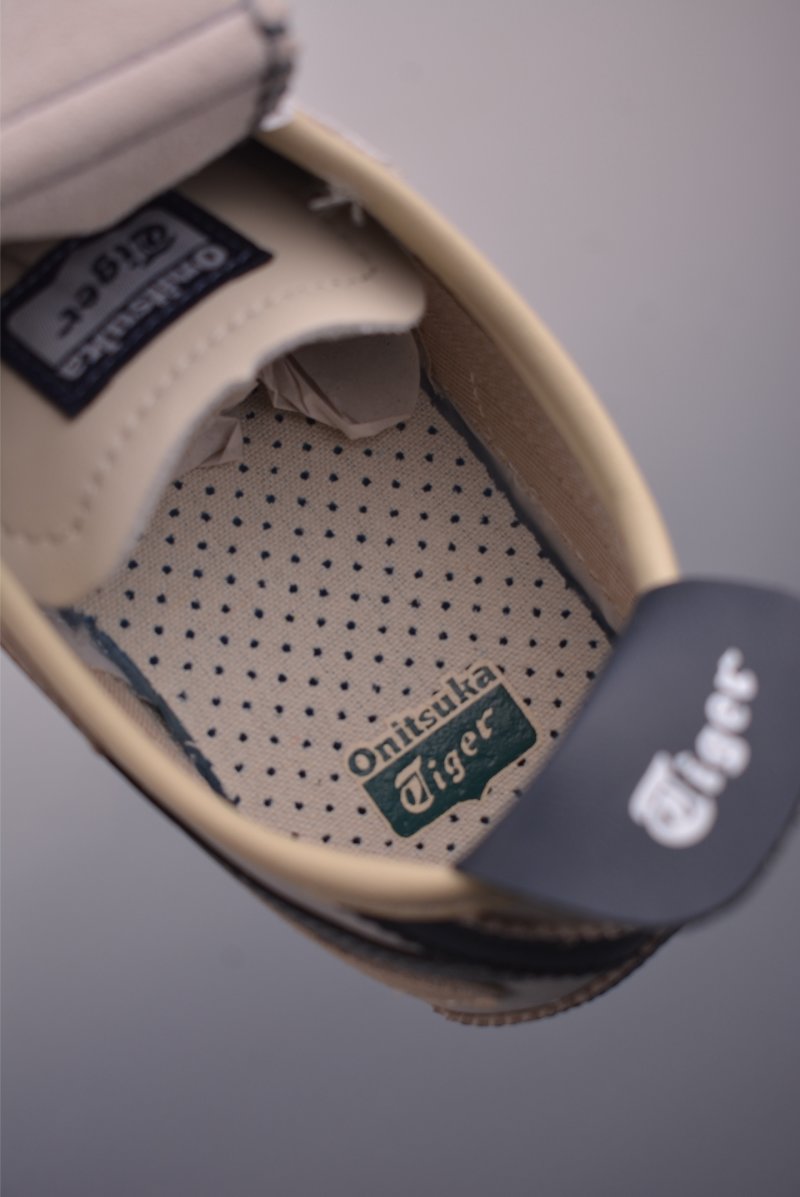 Asics Onitsuka Tiger Mexico 66 view