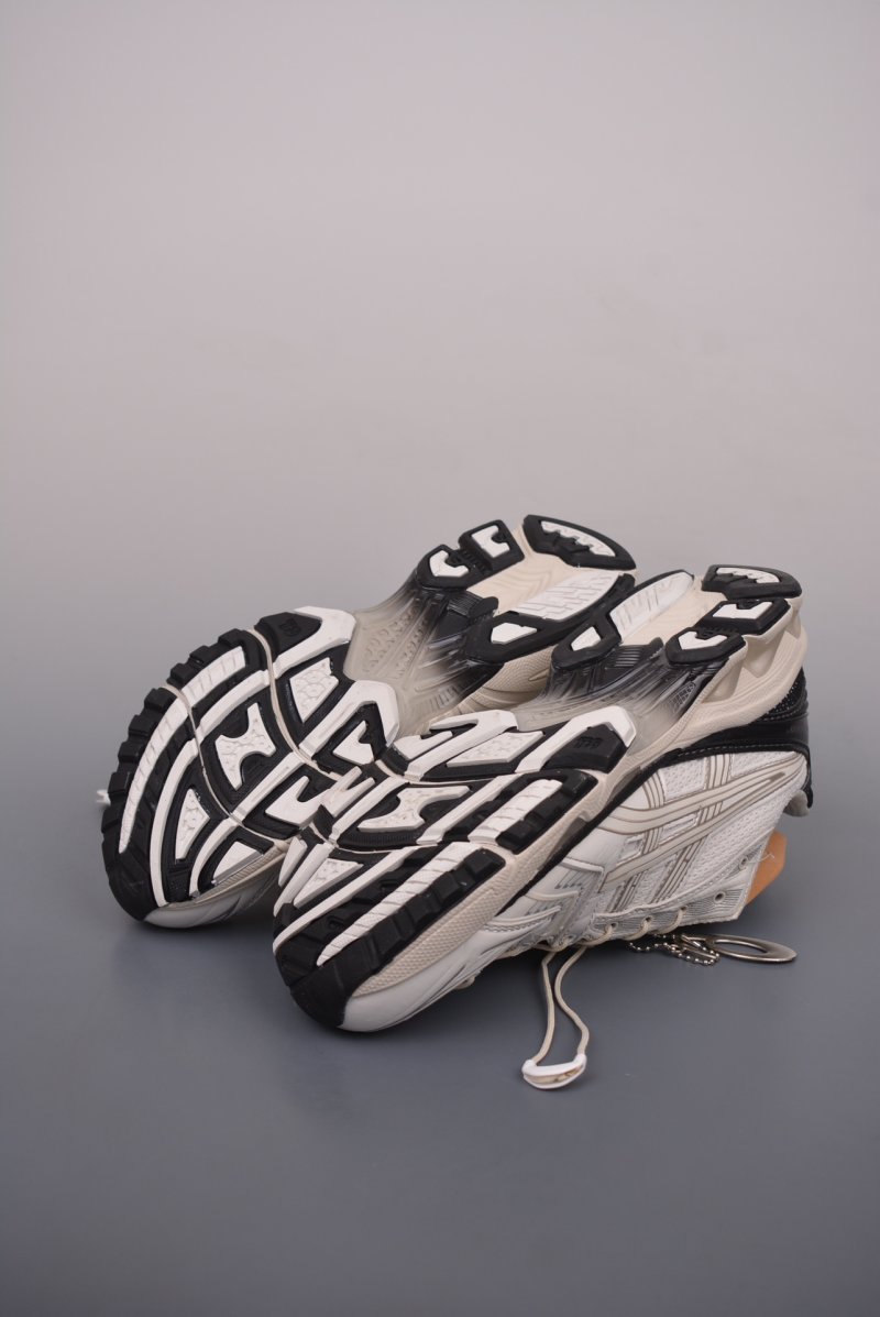 Asics Gel-Kayano 14 'Unaffected' view